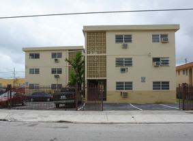 1050 NW 1st St Apartamentos