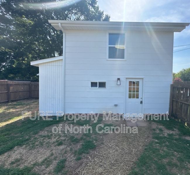 property at 1105 Jackson St