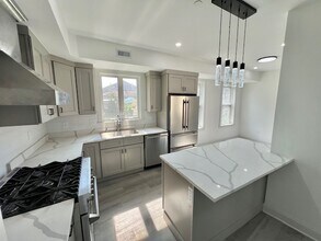 18 Dunreath St, Unit 1 in Boston, MA - Building Photo - Building Photo
