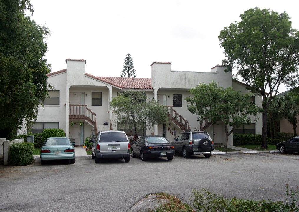 11631 Royal Palm Blvd in Coral Springs, FL - Building Photo