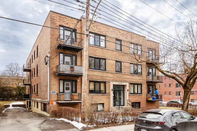 4990 Édouard-Montpetit Boul in Montréal, QC - Building Photo - Primary Photo