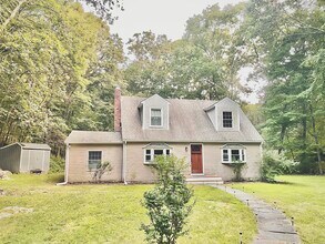 41 Rowland Rd in Old Lyme, CT - Building Photo - Building Photo