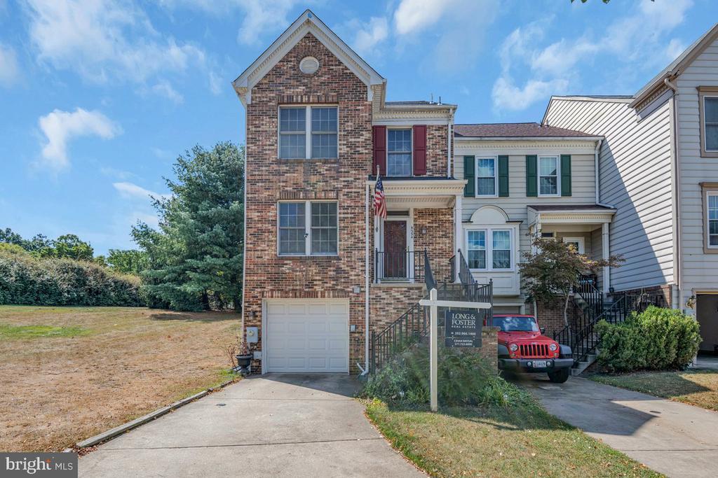 9354 Sombersby Ct in Laurel, MD - Building Photo