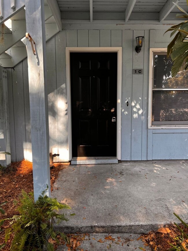 property at 25 Sams Point Rd