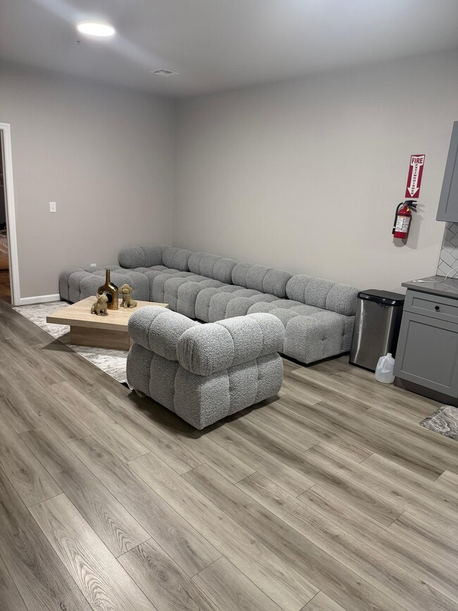 373 Broadway, Unit 4