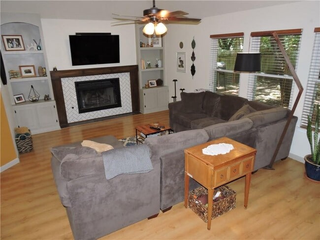 1415 Laurel Glen Blvd in Leander, TX - Building Photo - Building Photo