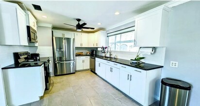 18686 Van Nuys Cir in Port Charlotte, FL - Building Photo - Building Photo