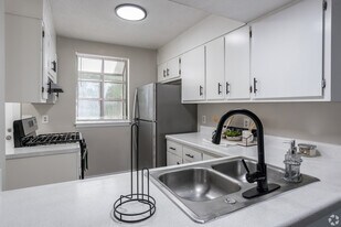 Southridge in Griffin, GA - Building Photo