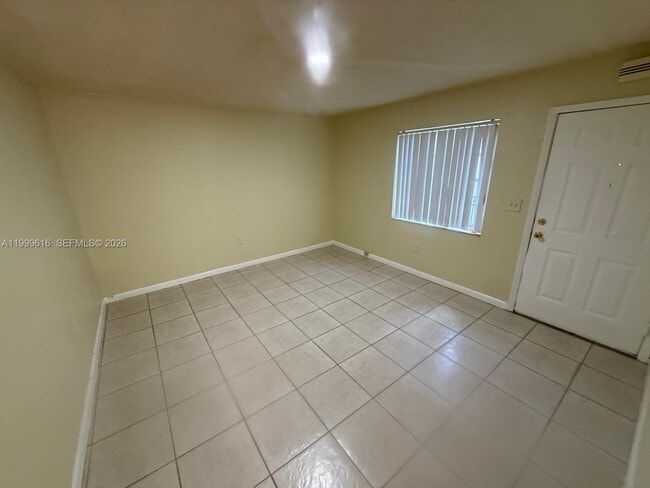 1225 W 30th St in Hialeah, FL - Building Photo - Building Photo