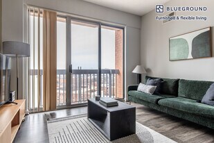 4835 Cordell Ave in Bethesda, MD - Building Photo