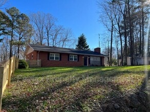 6904 Baywood Dr in Raleigh, NC - Building Photo - Building Photo