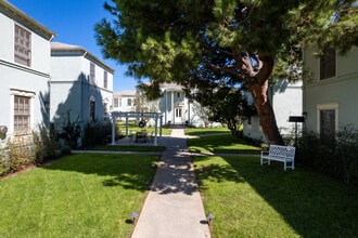 1828-1850 N Edgemont Street Los Angeles, CA in Los Angeles, CA - Foto de edificio - Building Photo