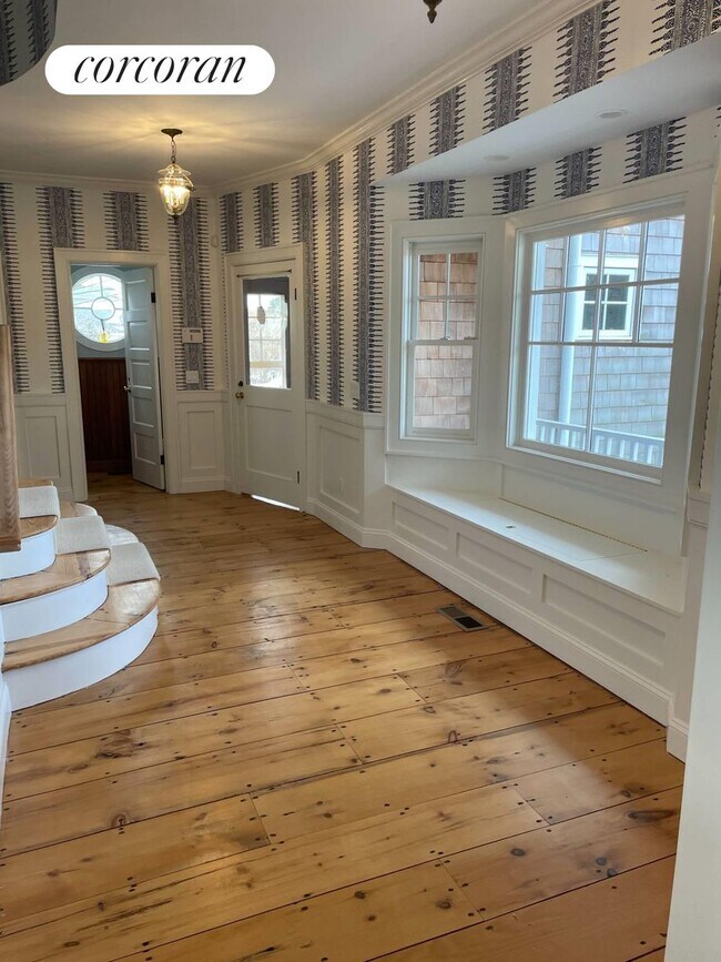 33 Ogden Ln in Quogue, NY - Building Photo - Building Photo