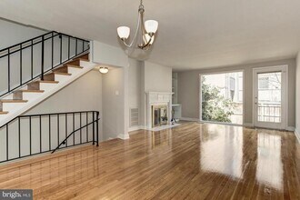 2531 Queen Annes Ln NW in Washington, DC - Building Photo - Building Photo