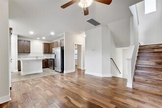 1504 Lorraine Loop in Austin, TX - Building Photo - Building Photo