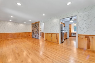 4980 Ainsley Ave in Ann Arbor, MI - Foto de edificio - Building Photo