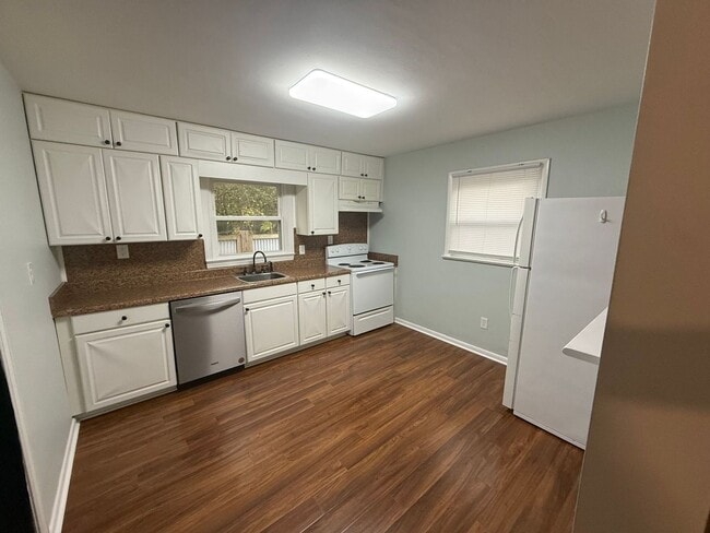 3806 Simms Rd in Norfolk, VA - Building Photo - Building Photo