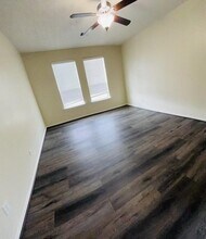 6834 Pheasant Oak Dr in Houston, TX - Building Photo - Building Photo