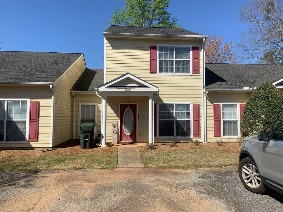 928 Harvard Pl in Auburn, AL - Building Photo