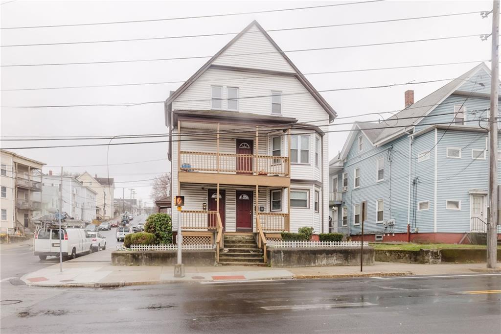 6 Bennett St in Woonsocket, RI - Building Photo