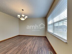 942 Legacy Ct in Trenton, OH - Foto de edificio - Building Photo