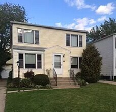 4067 Harlem Rd, Unit Bottom in Buffalo, NY - Foto de edificio - Building Photo