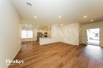 441 Labelle Ln in Tuttle, OK - Foto de edificio - Building Photo