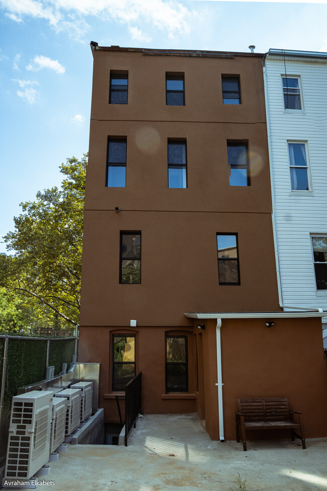 225 Halsey St in Brooklyn, NY - Building Photo - Building Photo