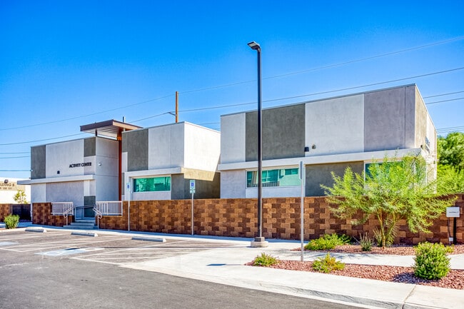 Wardelle Townhouses in Las Vegas, NV - Foto de edificio - Building Photo