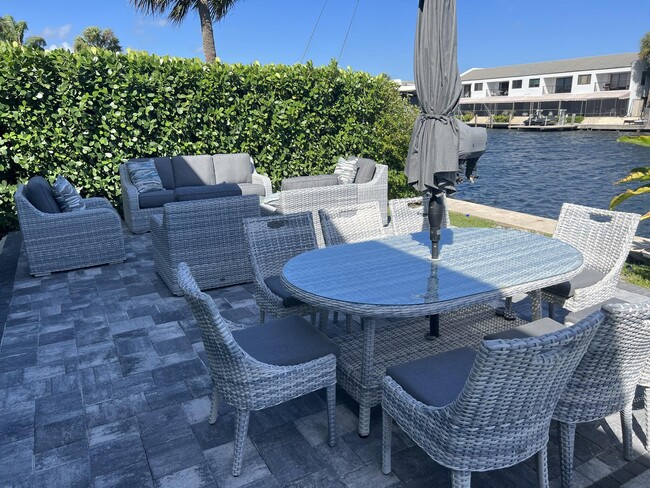 1019 Russell Dr in Highland Beach, FL - Foto de edificio - Building Photo