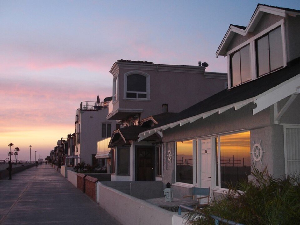 16 The Strand in Hermosa Beach, CA - Foto de edificio