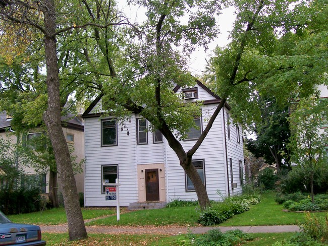 2100 S 25th Ave in Minneapolis, MN - Foto de edificio - Building Photo