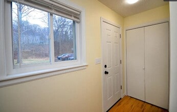 1700 Farmington Ave in Farmington, CT - Building Photo - Building Photo