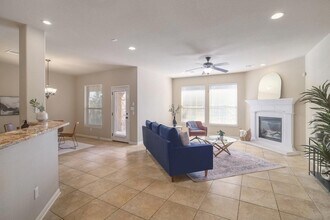 5025 Patagonia Pass in Austin, TX - Building Photo - Building Photo