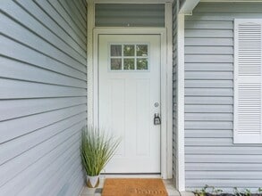 1053 Emerald Ln in Fort Walton Beach, FL - Foto de edificio - Building Photo