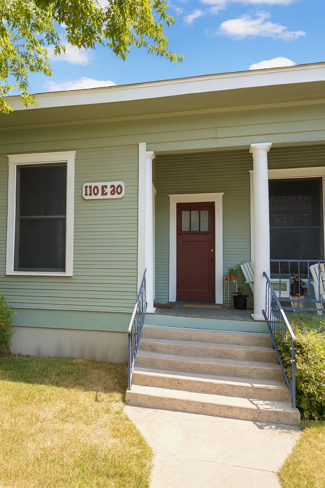 110 E 30th St in Austin, TX - Building Photo - Building Photo