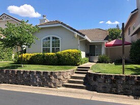 310 Baird Dr in Folsom, CA - Building Photo
