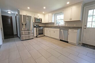 17 Fairview Dr in Westford, MA - Building Photo - Building Photo
