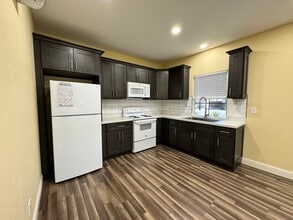 3773 Northern Oak Dr, Unit 1 Bedroom ADU in Ceres, CA - Building Photo - Building Photo