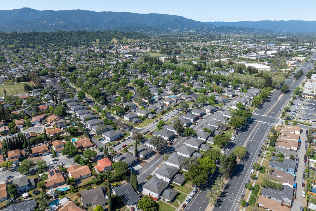 Downer Estates in San Jose, CA - Building Photo