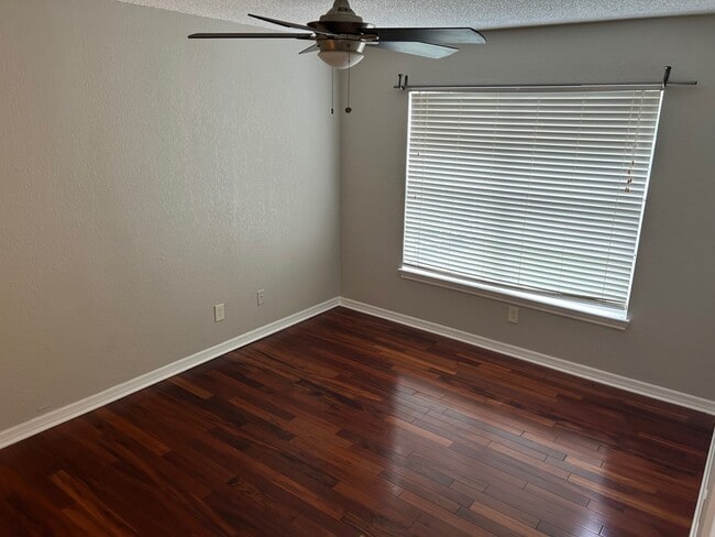 10200 Gandy Blvd N, Unit 1323 in St. Petersburg, FL - Foto de edificio - Building Photo