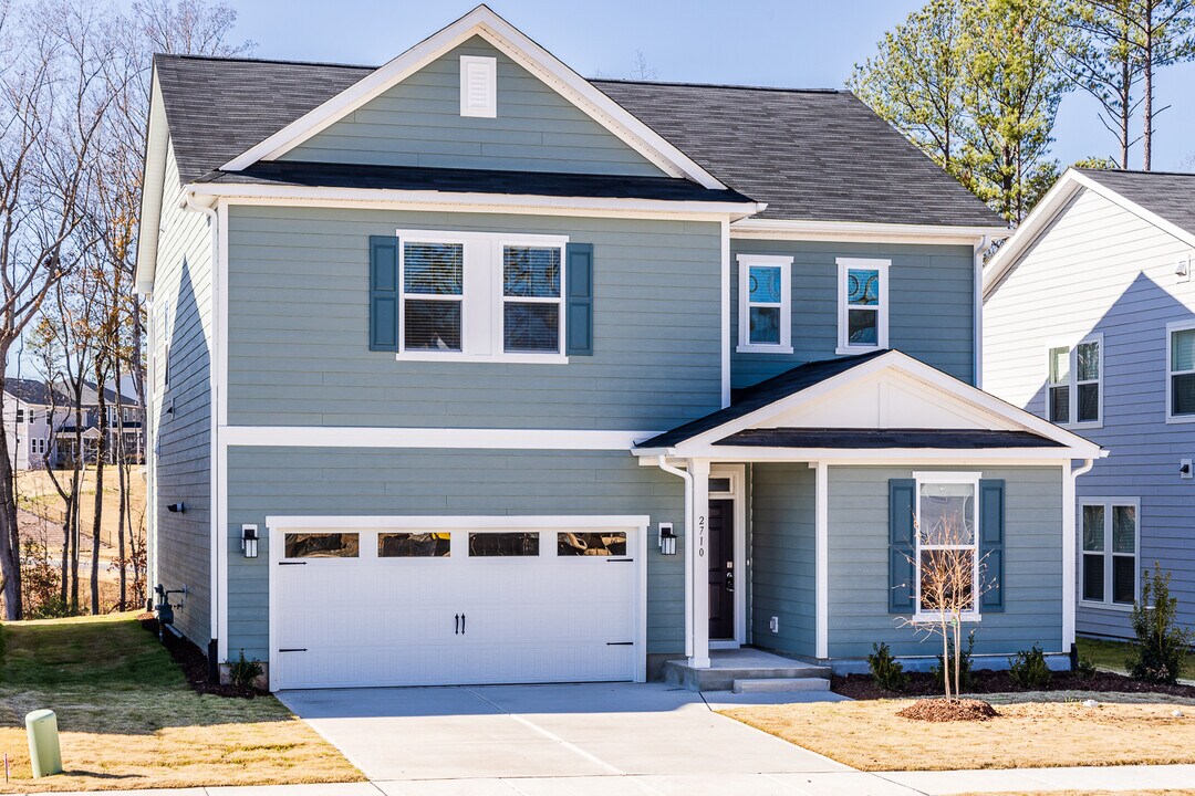 2710 Turner Pines Dr in New Hill, NC - Building Photo