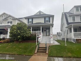 128 Woodland Ave in Avon By The Sea, NJ - Building Photo