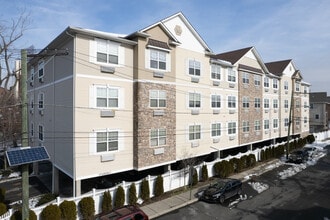 Riverside Apartments in Wallington, NJ - Building Photo - Building Photo