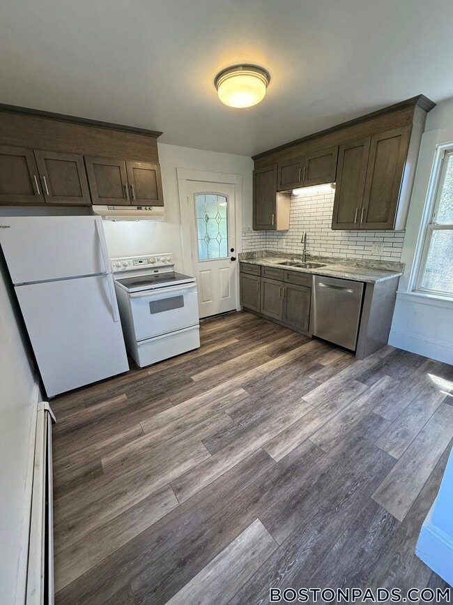 16 Church St, Unit 3