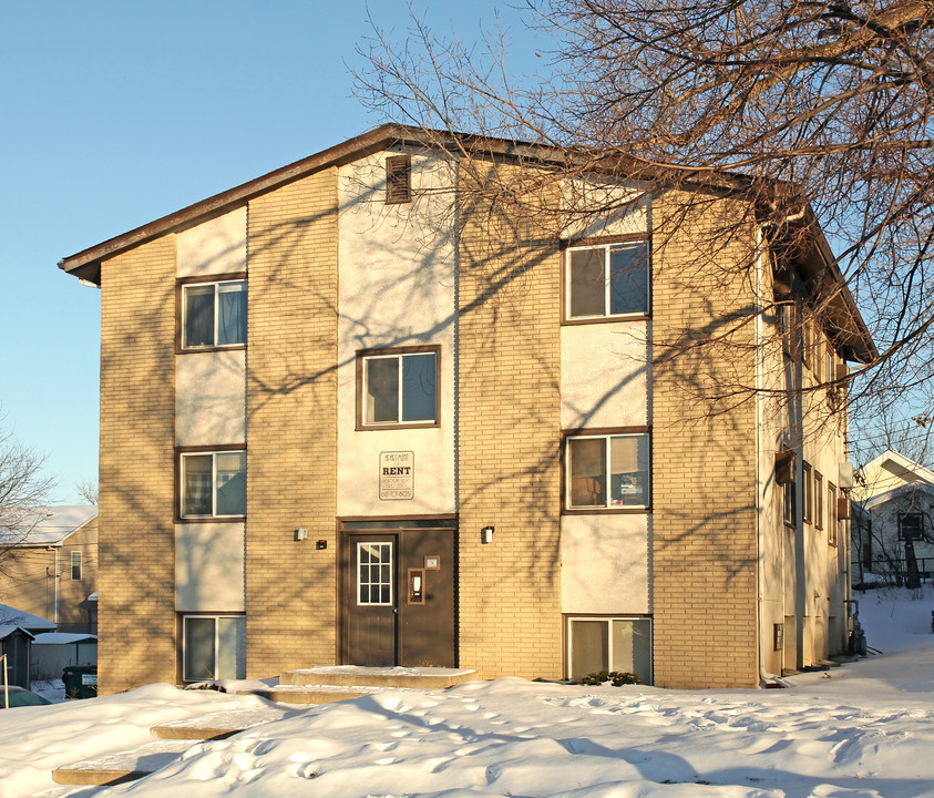 Cayuga Apartments in St. Paul, MN - Building Photo