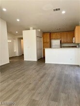 7633 Sierra Paseo Ln in Las Vegas, NV - Building Photo - Building Photo