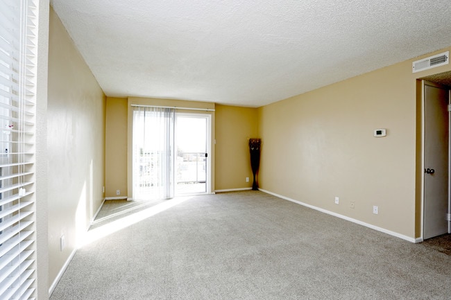 Heights on Huron in Northglenn, CO - Foto de edificio - Interior Photo