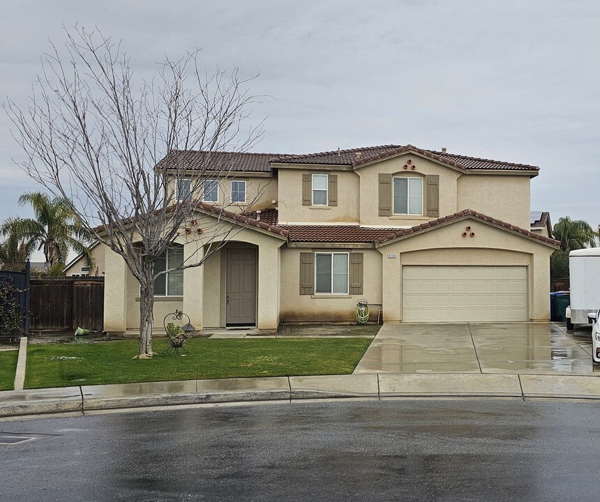 6104 Orchid Field Ct in Bakersfield, CA - Building Photo