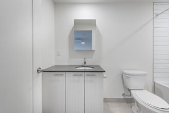 9355 R. Sherbrooke E in Montréal, QC - Building Photo - Building Photo